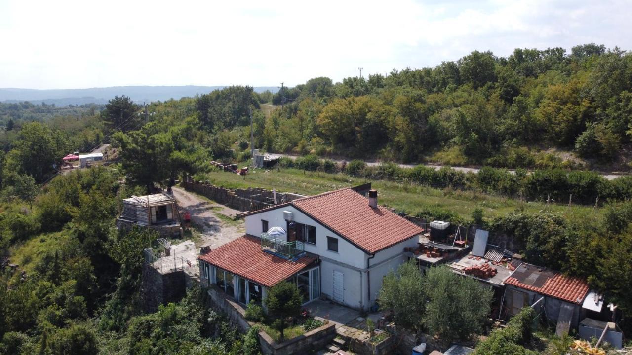 Apartments Pomjan Pogled Na Gore Exterior photo